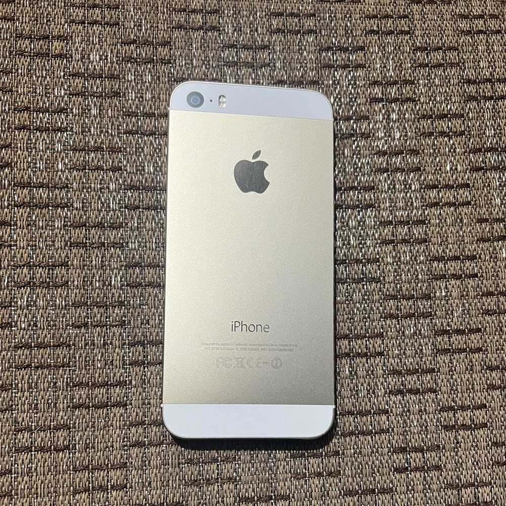 Apple iPhone 5s Gold 16 GB Unlocked Mint Condition
